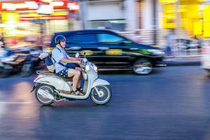 If forsikring sier at varmen og feriemodus gj&oslash;r nordmenn til risikotrafikkanter i Thailand.